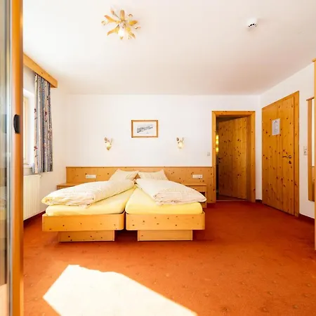 Haus Rosmarie Homestay Sankt Anton am Arlberg