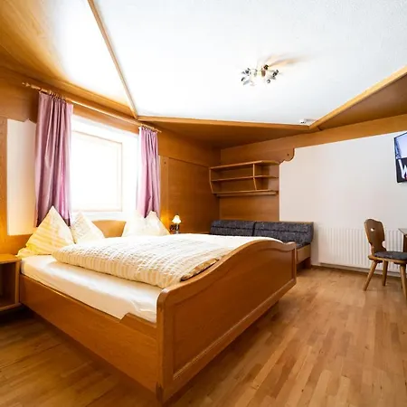 Haus Rosmarie 장크트안톤암아를베르크