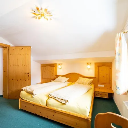 Haus Rosmarie סן אנטון