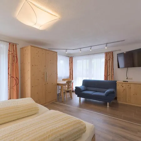 Haus Rosmarie סן אנטון