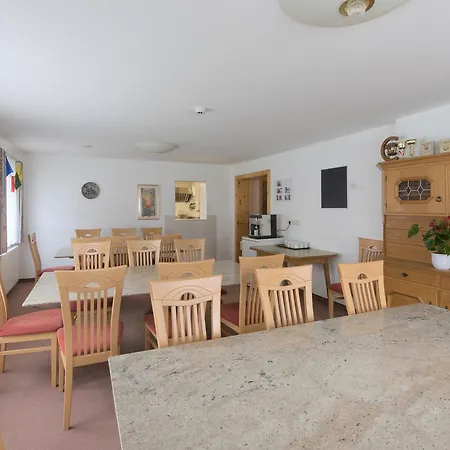 Haus Rosmarie בית אירוח סן אנטון